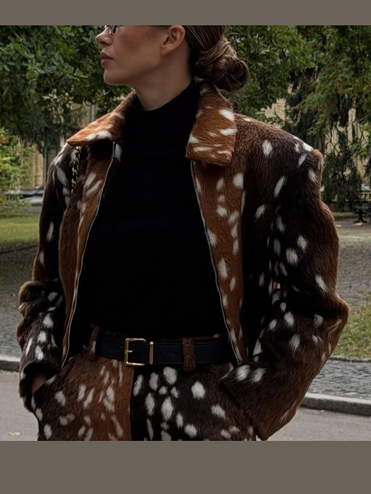 Bambi Deer Print Faux Fur Shor - Winter Clothing Deals 评论和价格